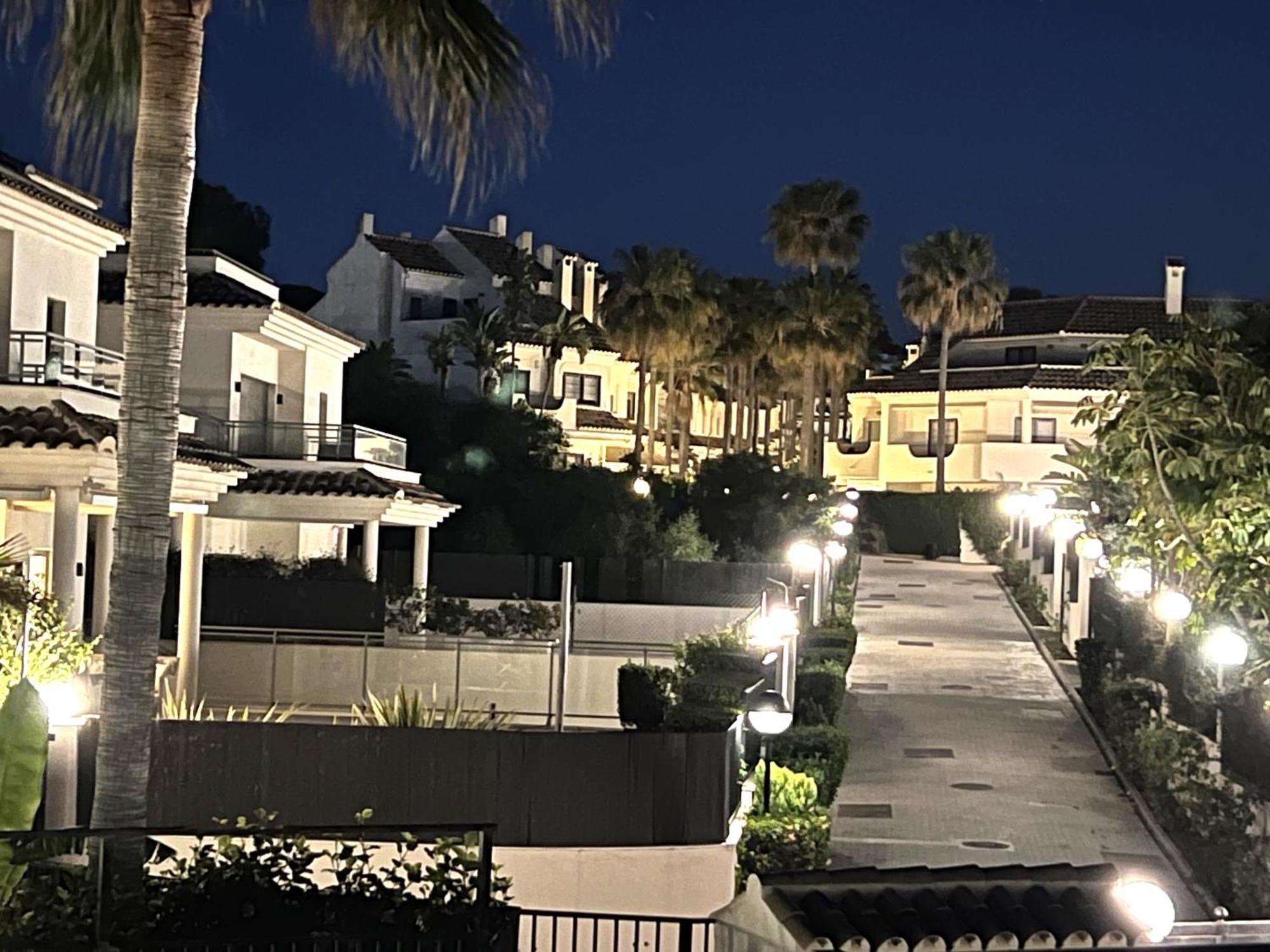 Stylish Townhouse In Beachfront Complex 马尔韦利亚 外观 照片